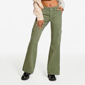 Aeropostale army green low-rise utility cargo pants XS | 24W 30L